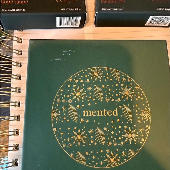 Mented Lip Gloss and Lipstick Bundle New - Picture 2 of 7